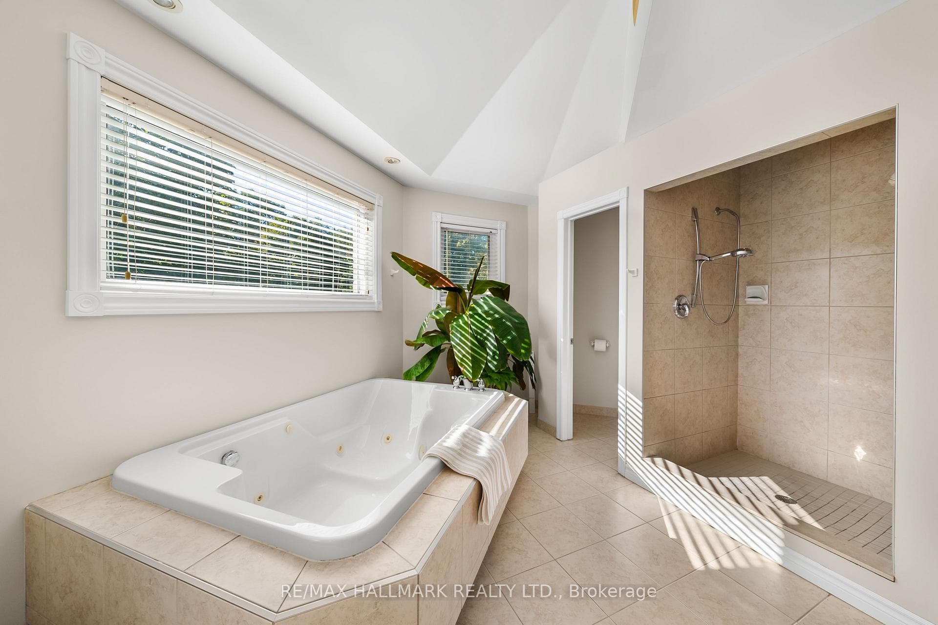 1502 Oakburn Street photo 16