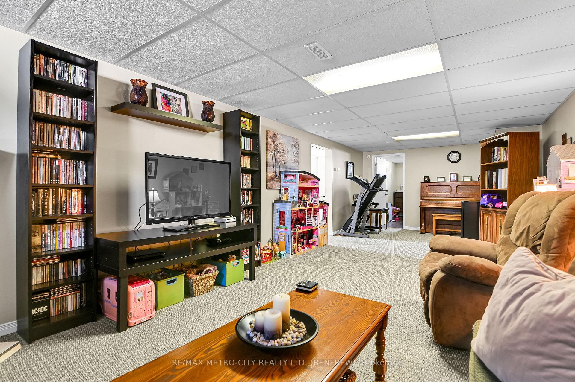 346 Martin Street photo 26