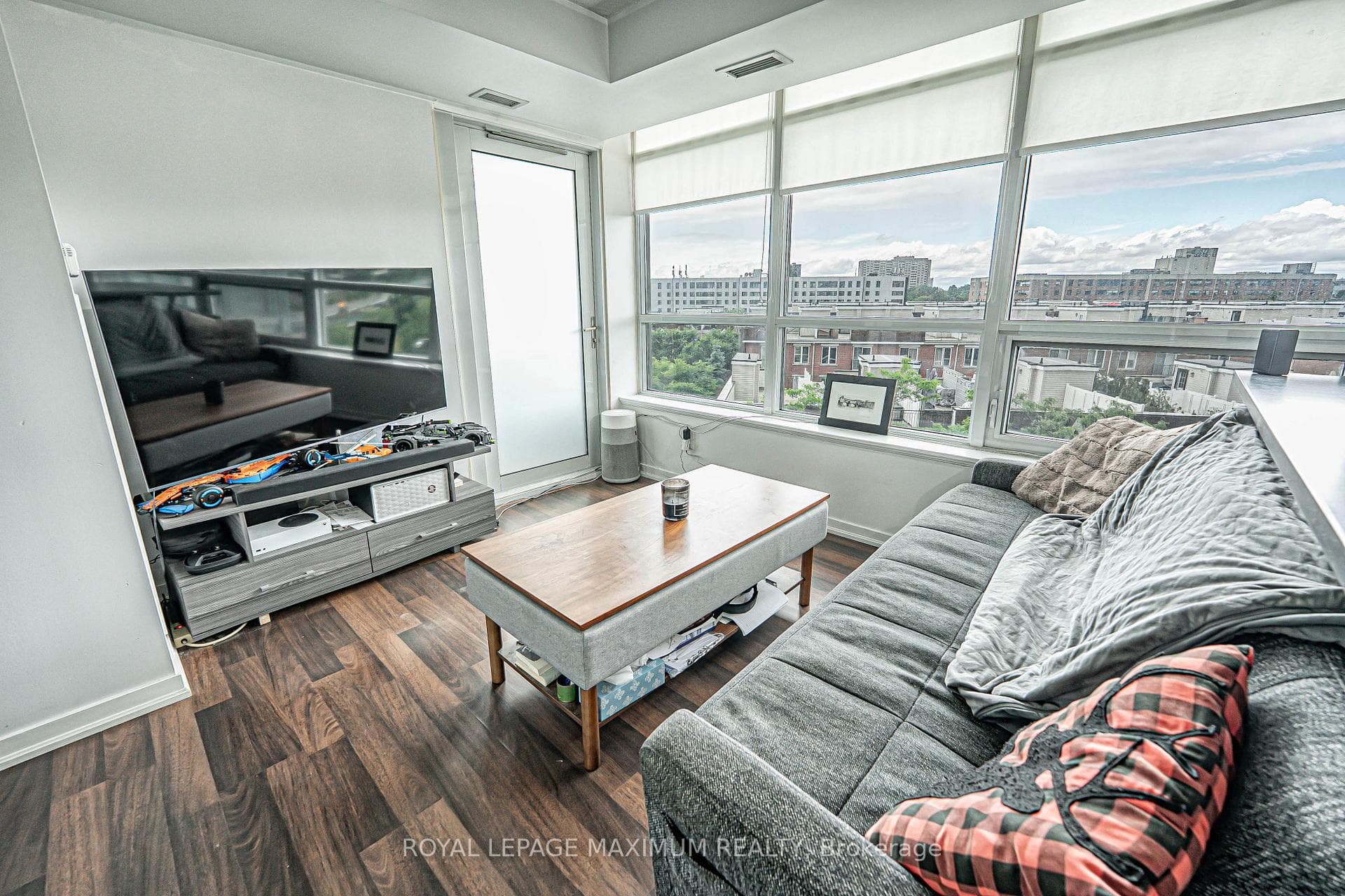 38 Joe Shuster Way Unit 617 photo 12