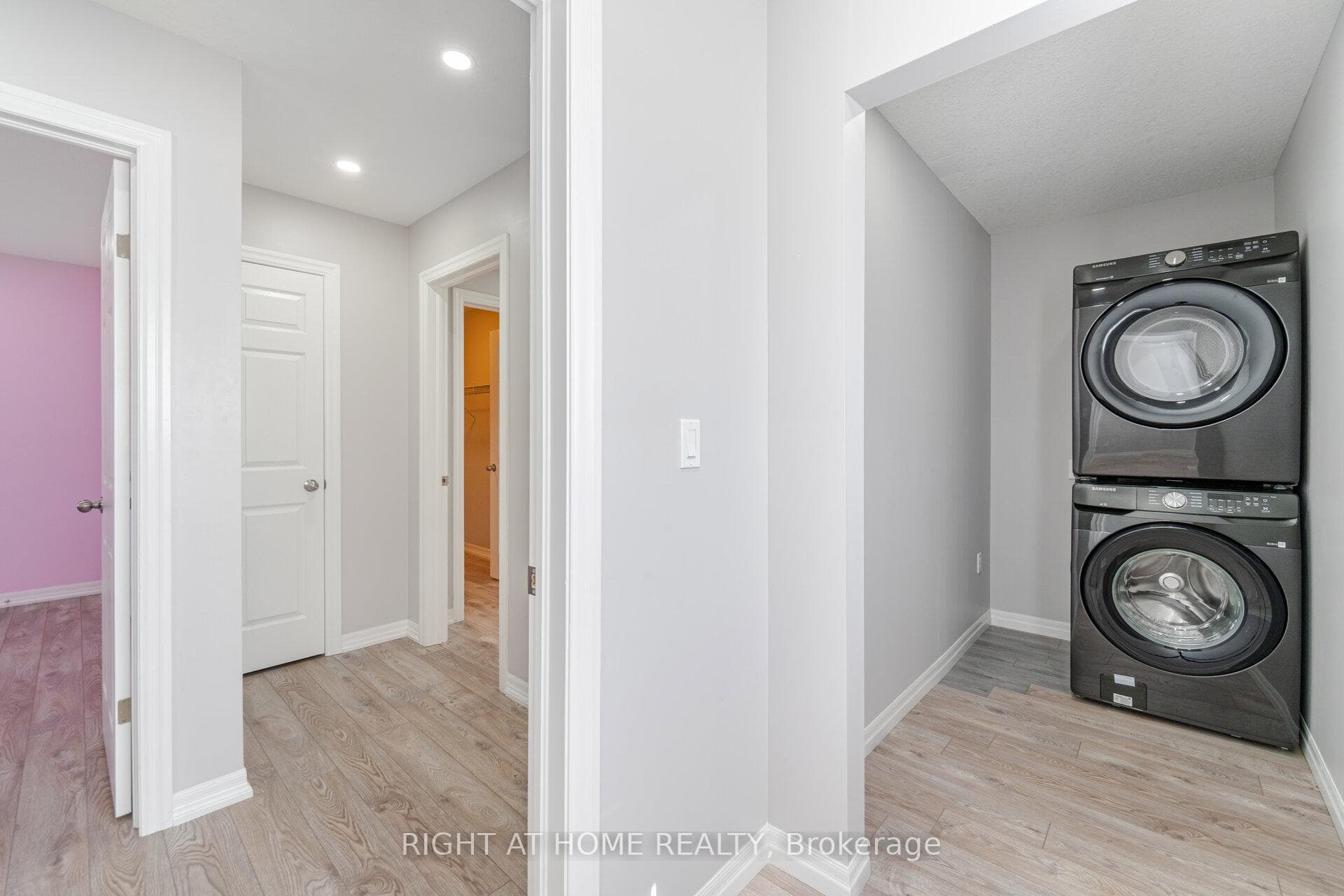 129 Green Gate Boulevard photo 28