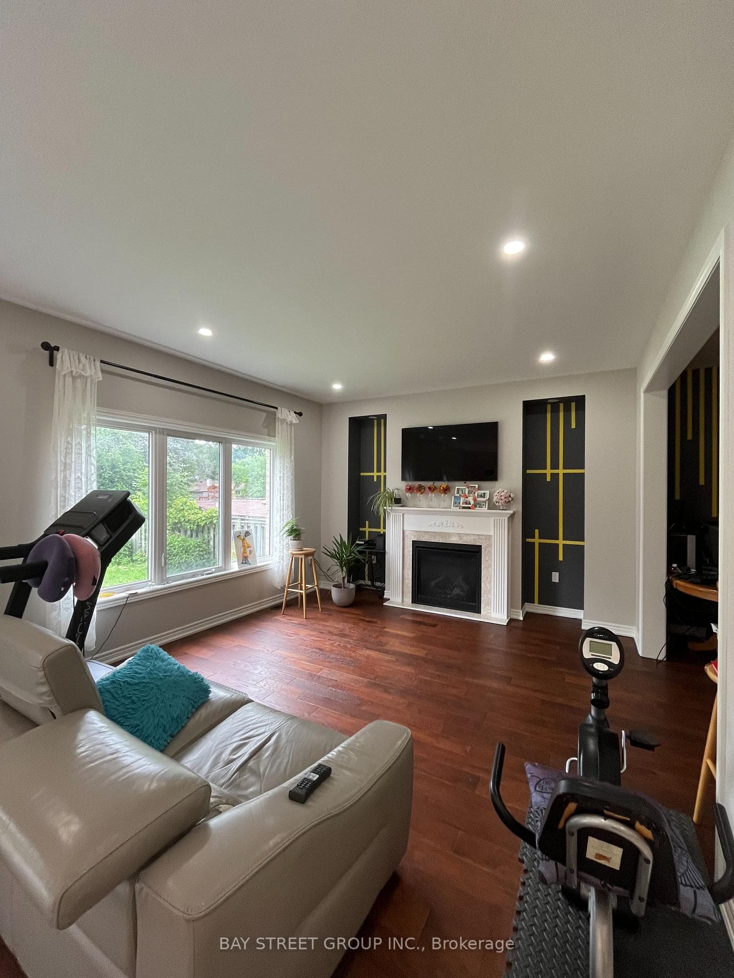 178 Bayview Avenue photo 5