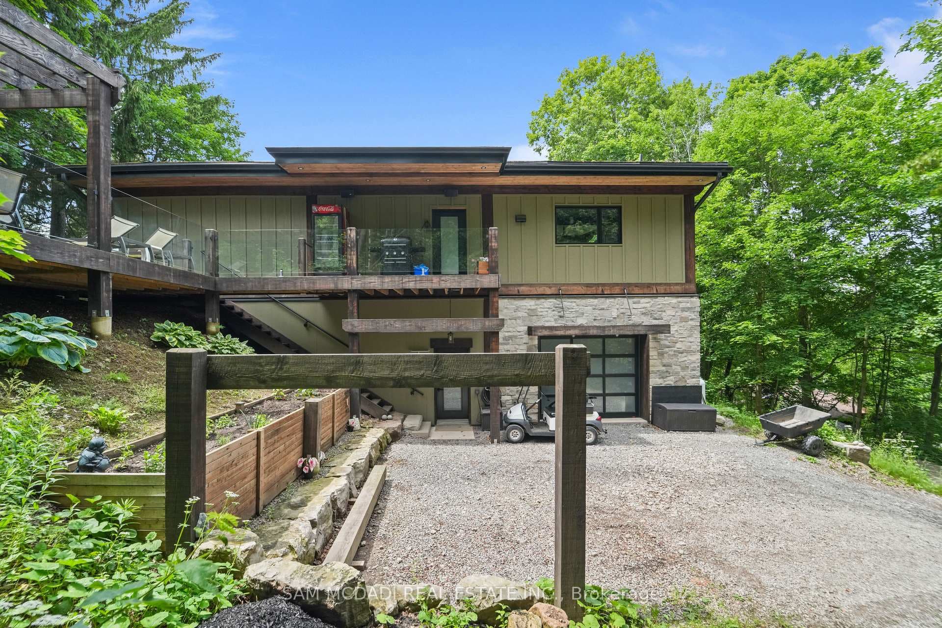 2084 Grand Boulevard photo 47
