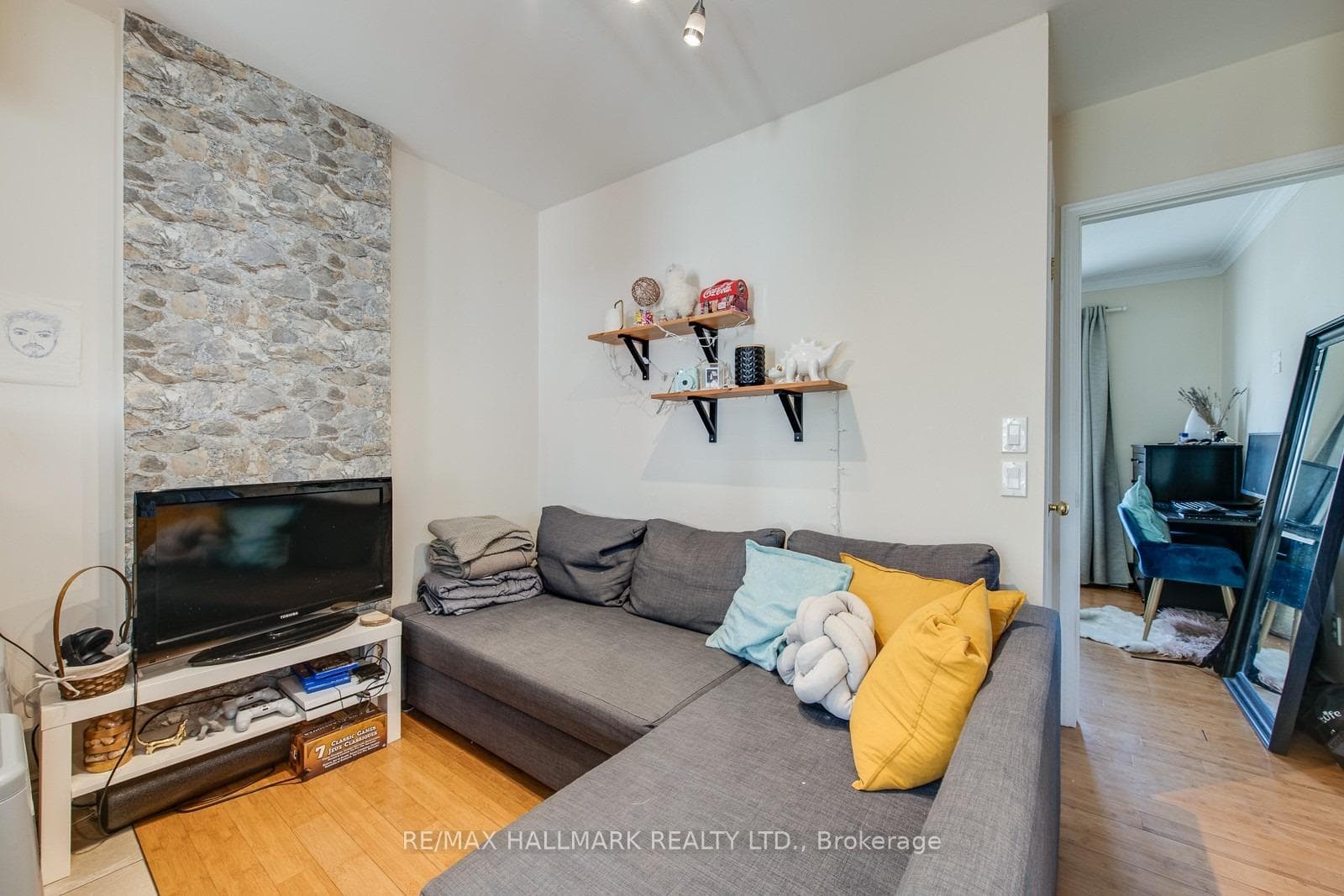 96 Hertle Avenue Unit Main photo 6