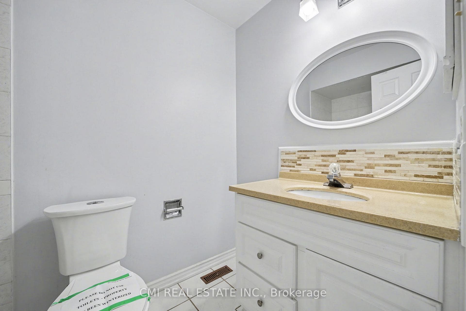 993 Lucerne Crescent photo 19