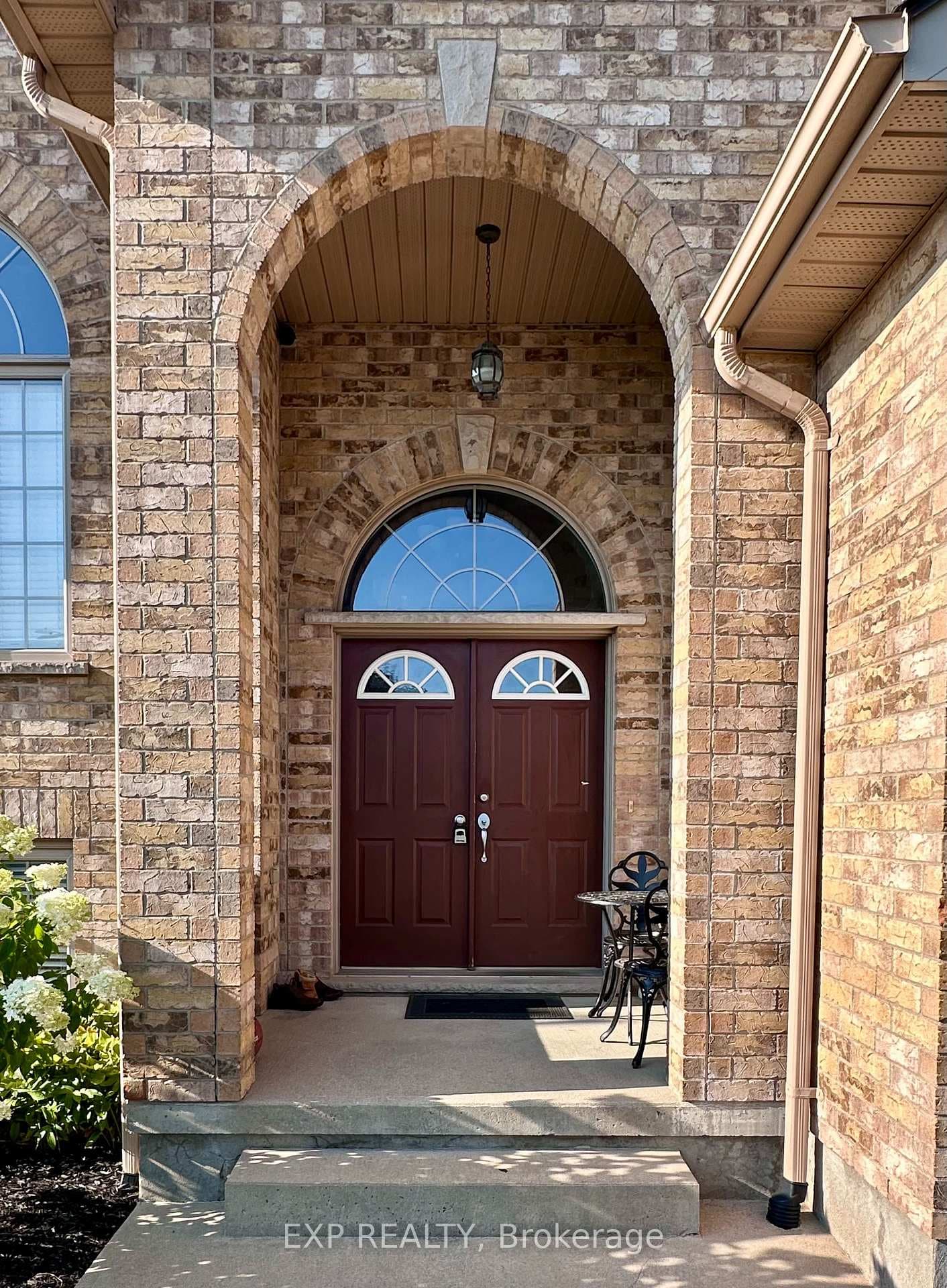 1 Falconridge Court photo 2
