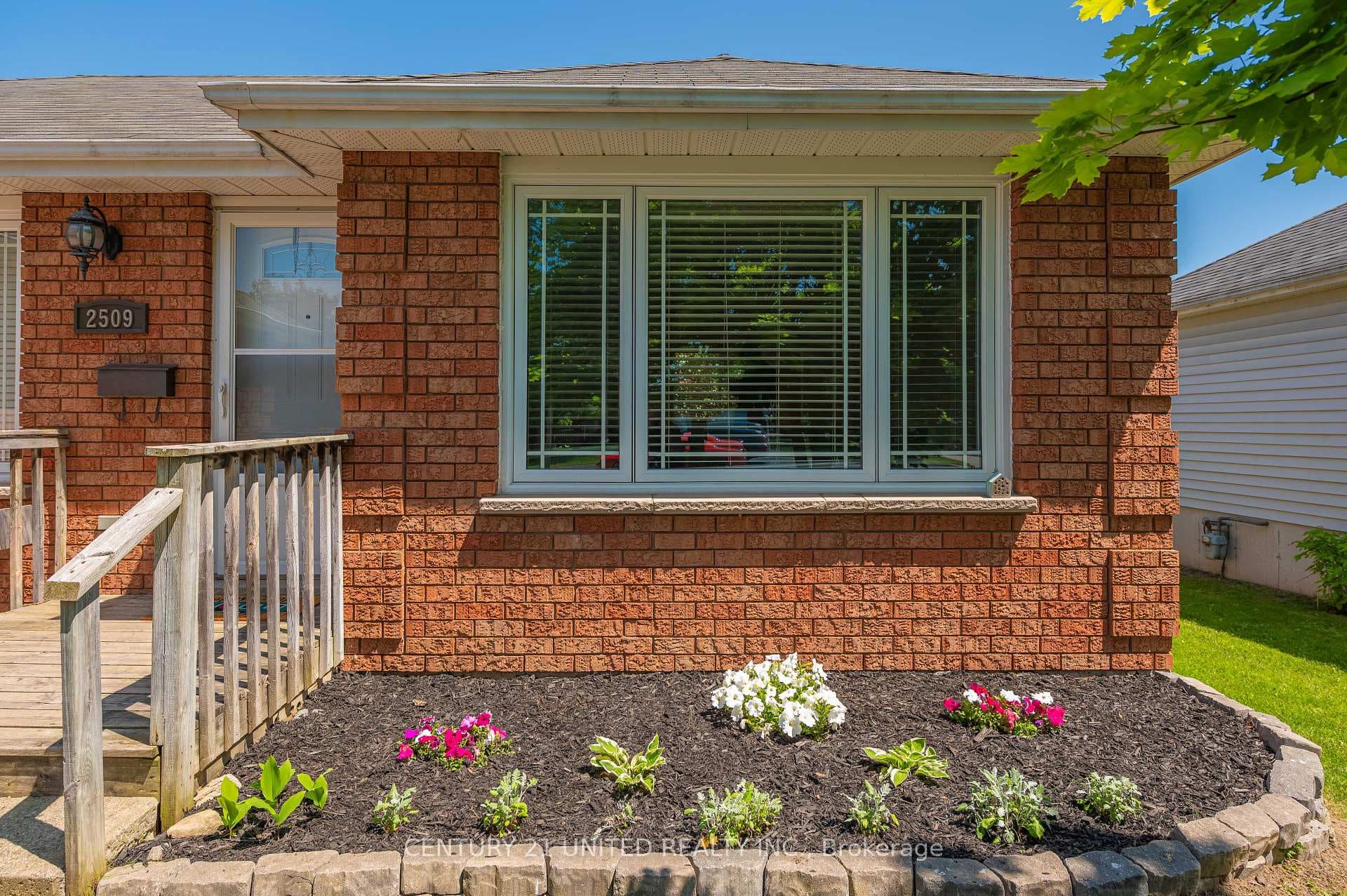 2509 Marsdale Drive photo 3