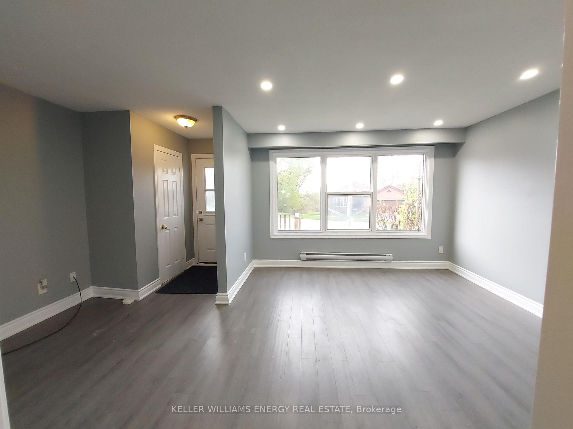 432 Bloor Street Unit Main photo 2