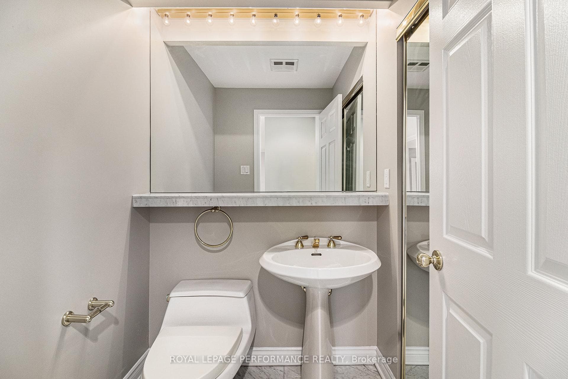 Powder room