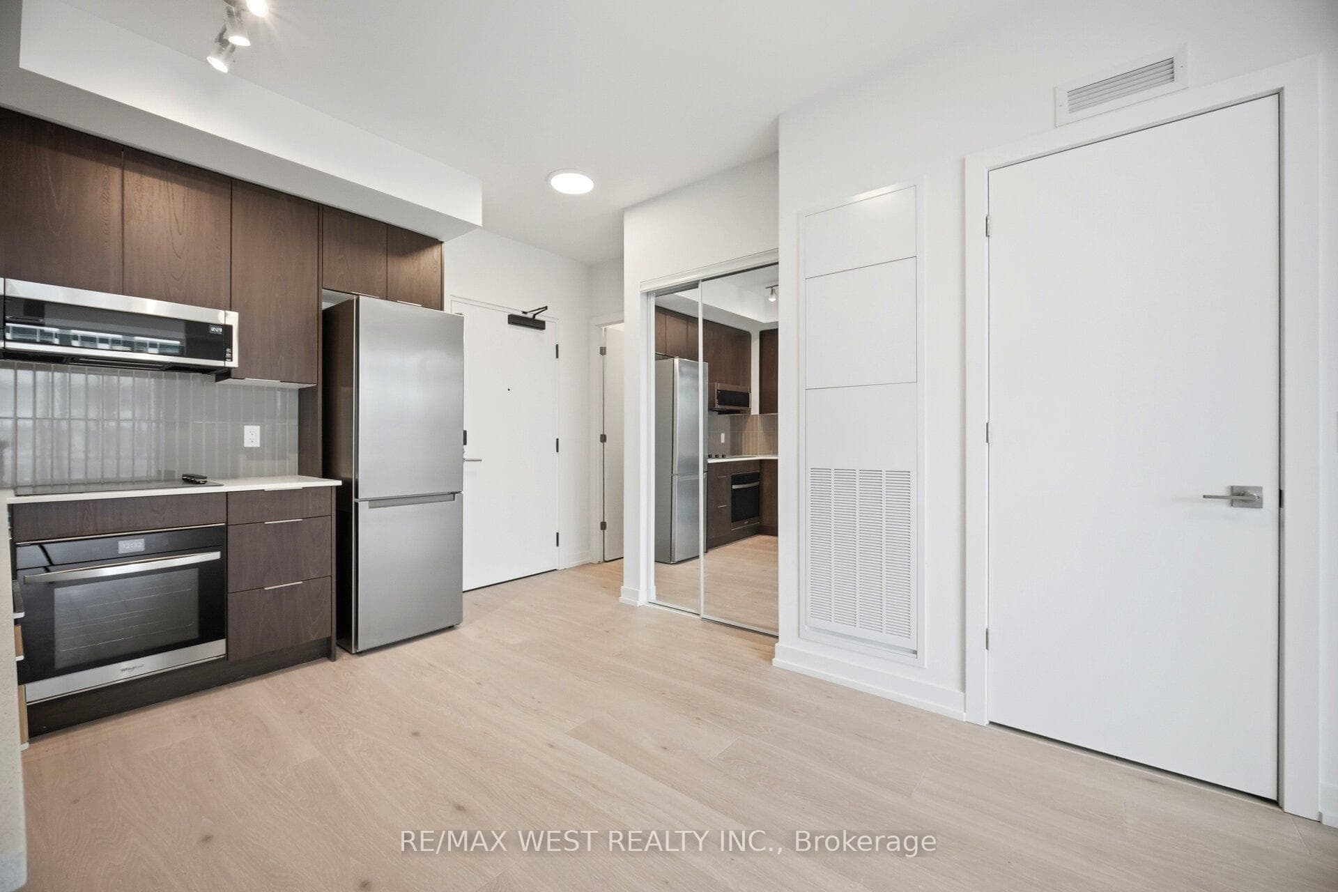2501 Saw Whet Boulevard Unit 253 photo 11