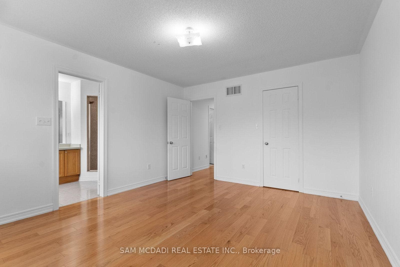 23 Manordale Crescent photo 15