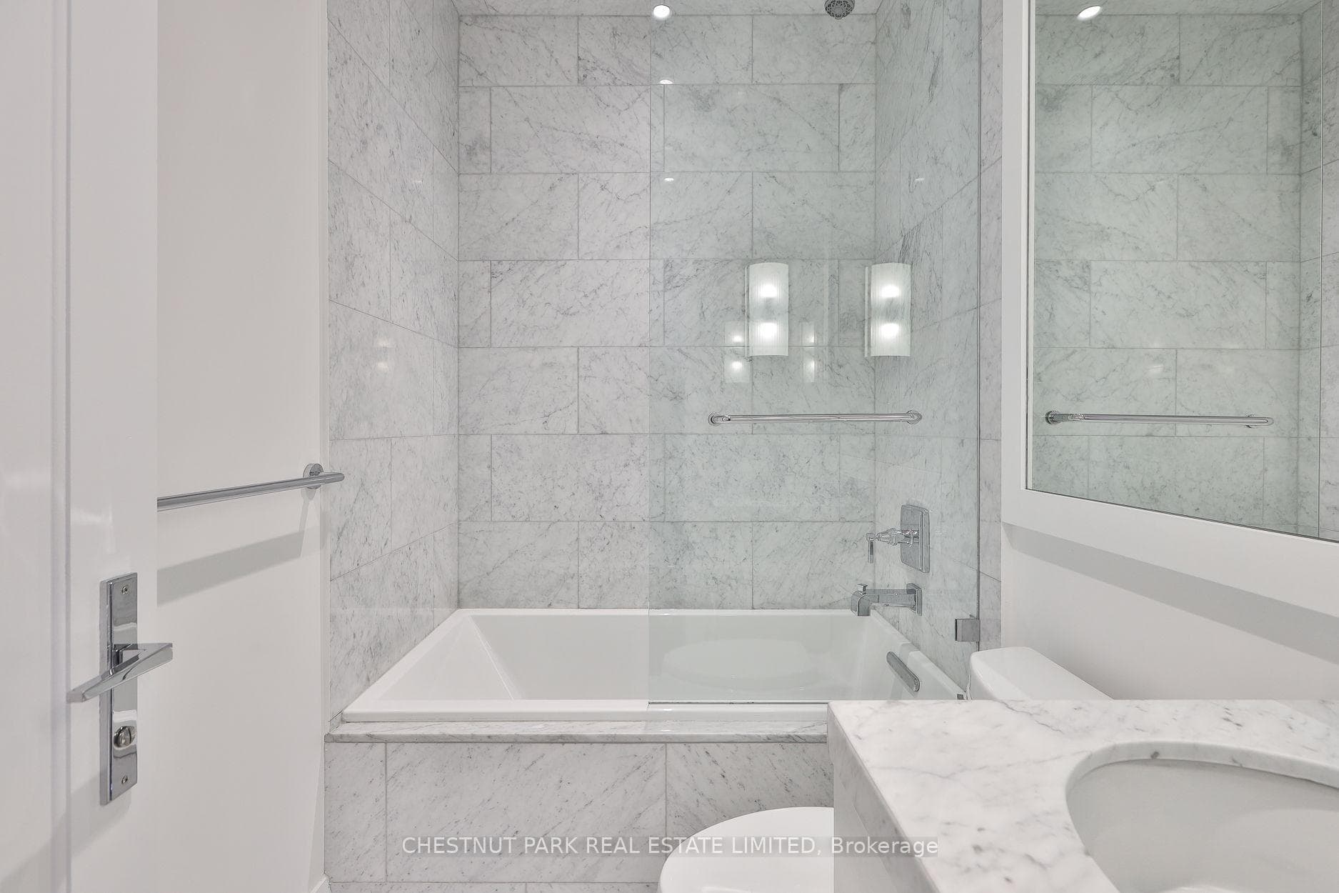 16 Scarth Road Unit 1 photo 22