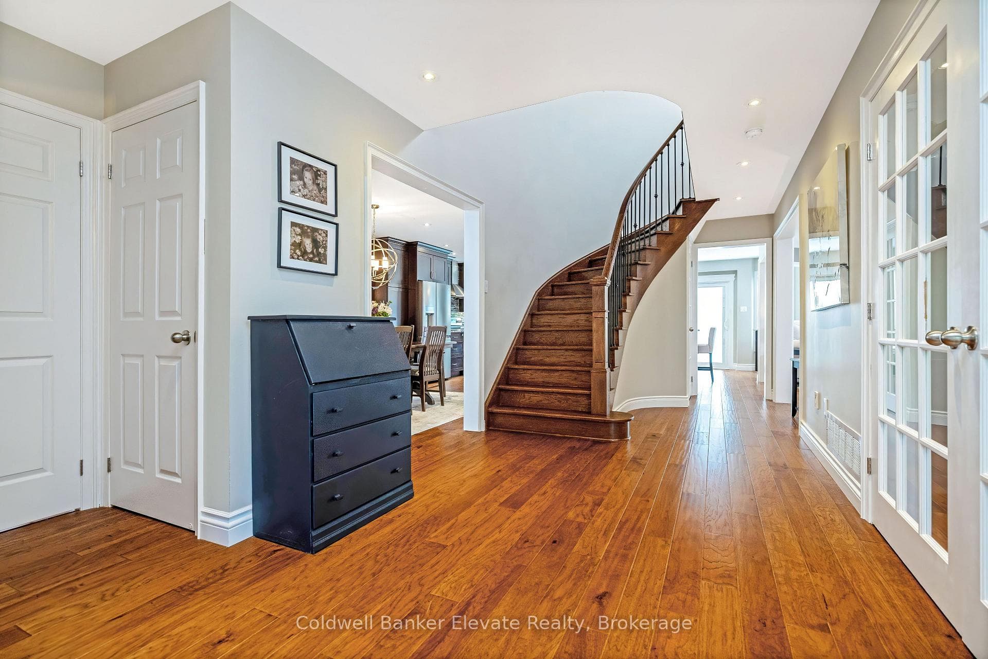 52 Curry Crescent photo 7