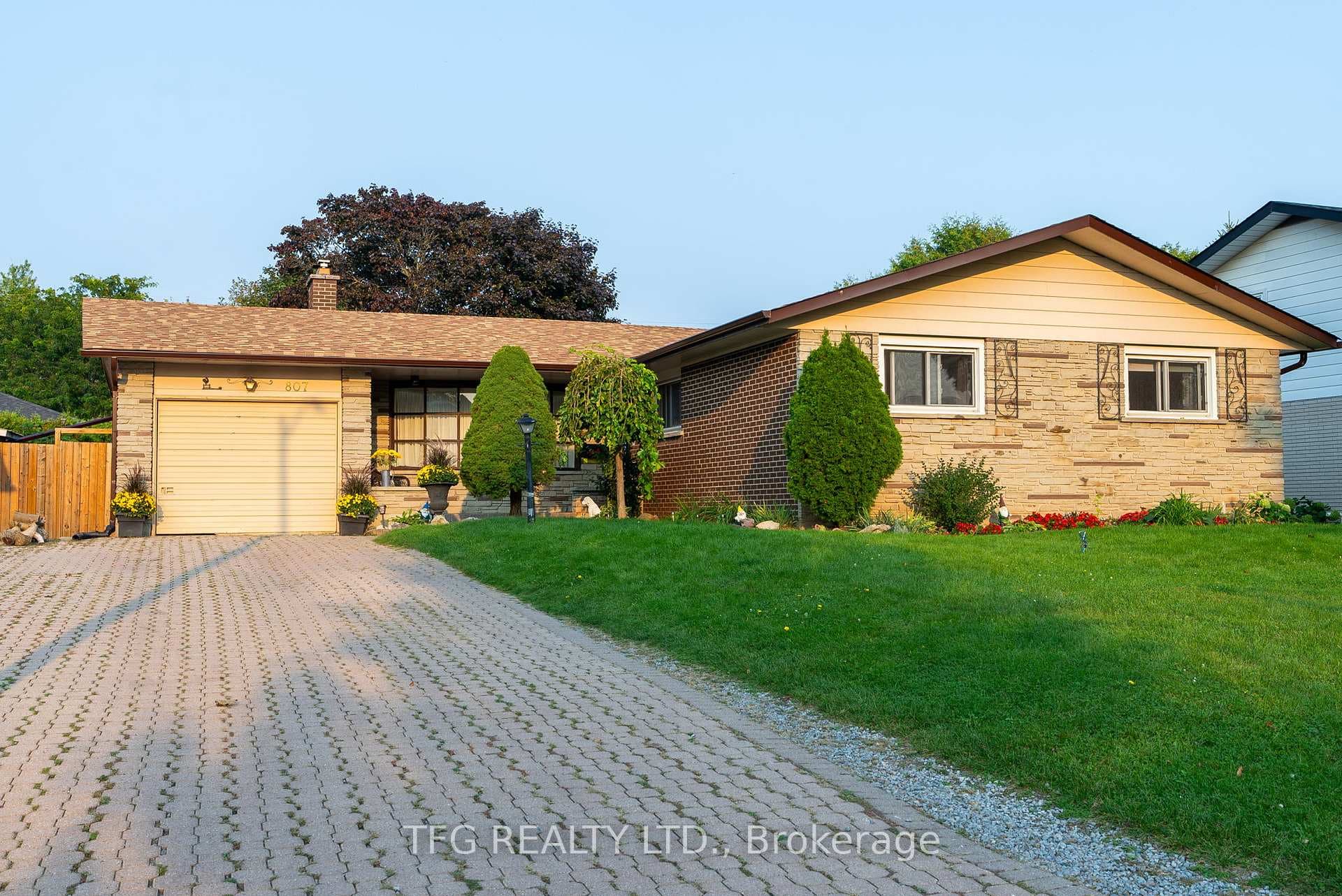 807 Fernhill Boulevard photo 1