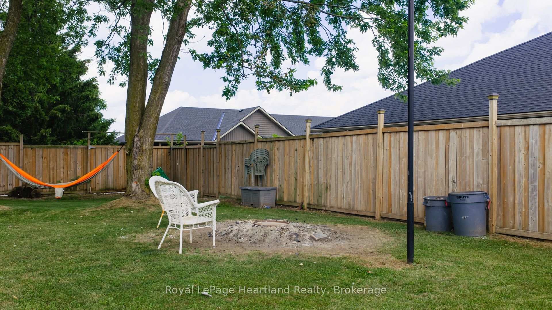1 Alexander Street photo 44