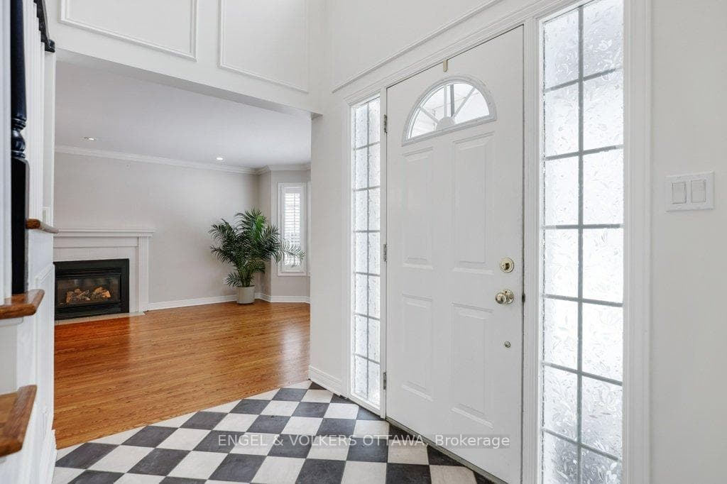8 Mary Hill Crescent photo 6