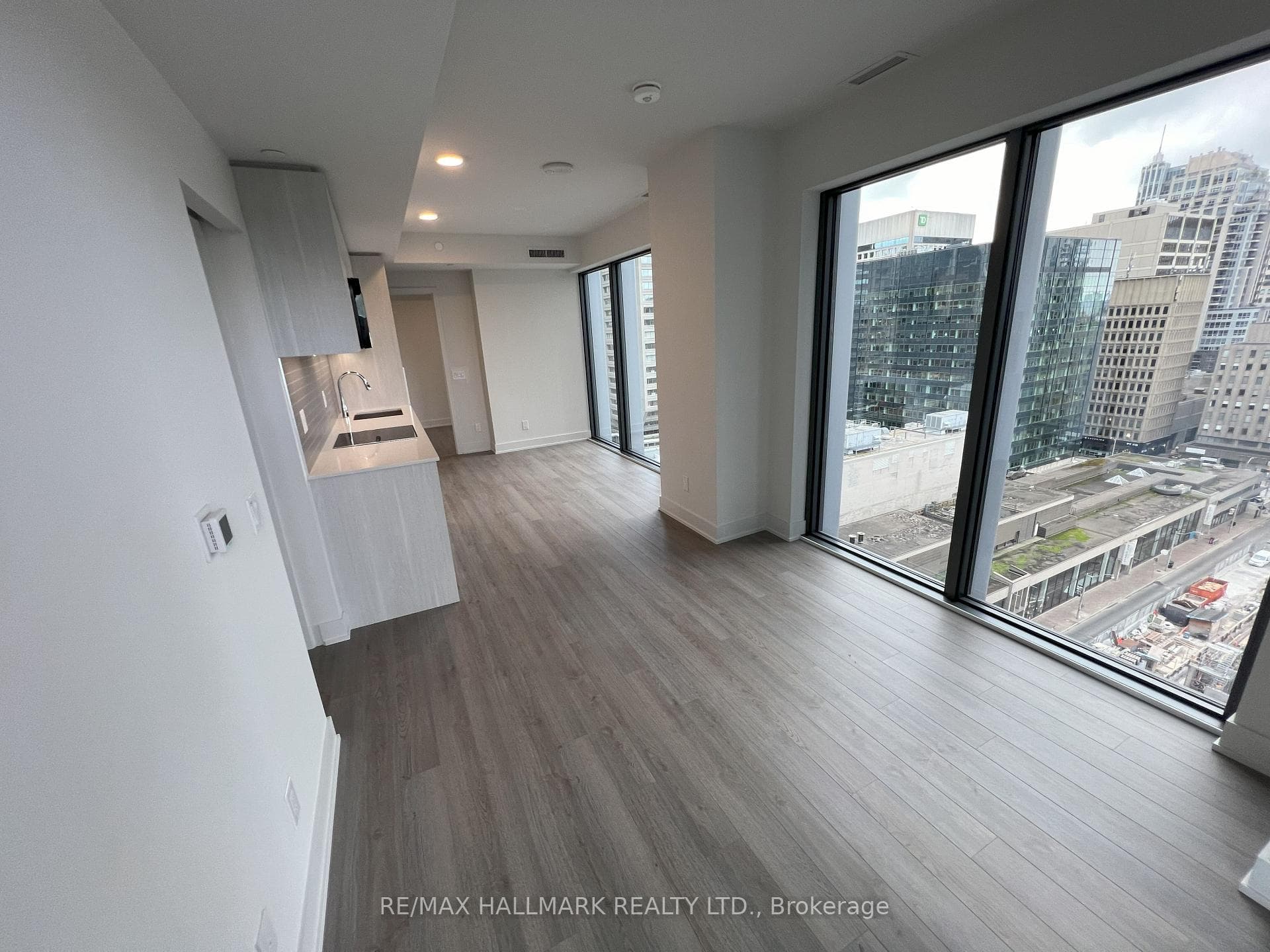 8 Cumberland Street Unit 1402 photo 13