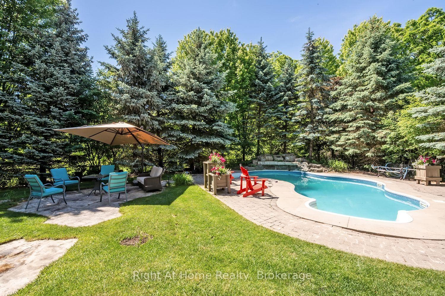2096 Bingley Crescent photo 24