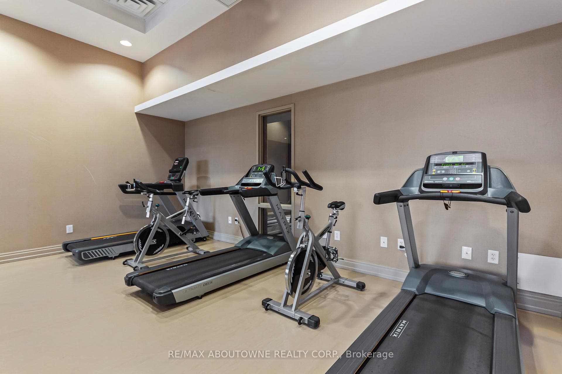 385 Prince Of Wales Drive Unit 320 photo 31