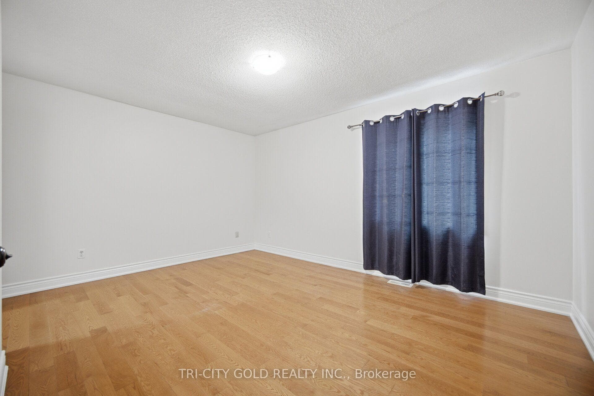 111 Chipmunk Crescent photo 21