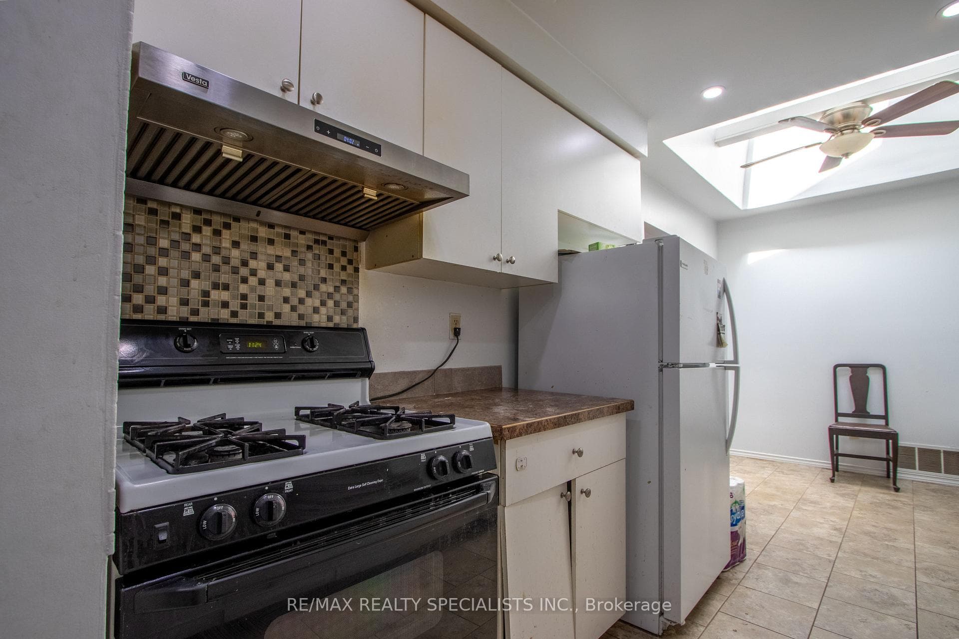 44 Manor Crescent Unit (Upper) photo 10