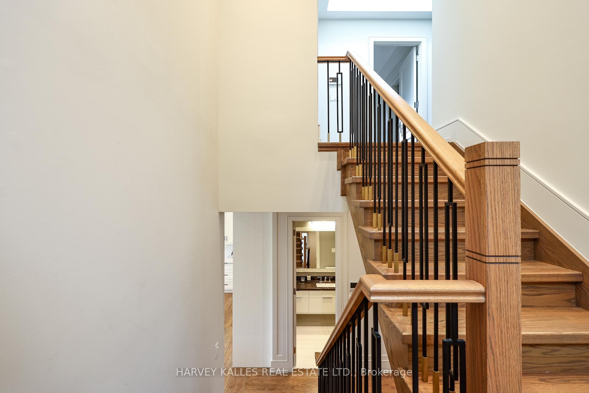 261 Brooke Avenue photo 22