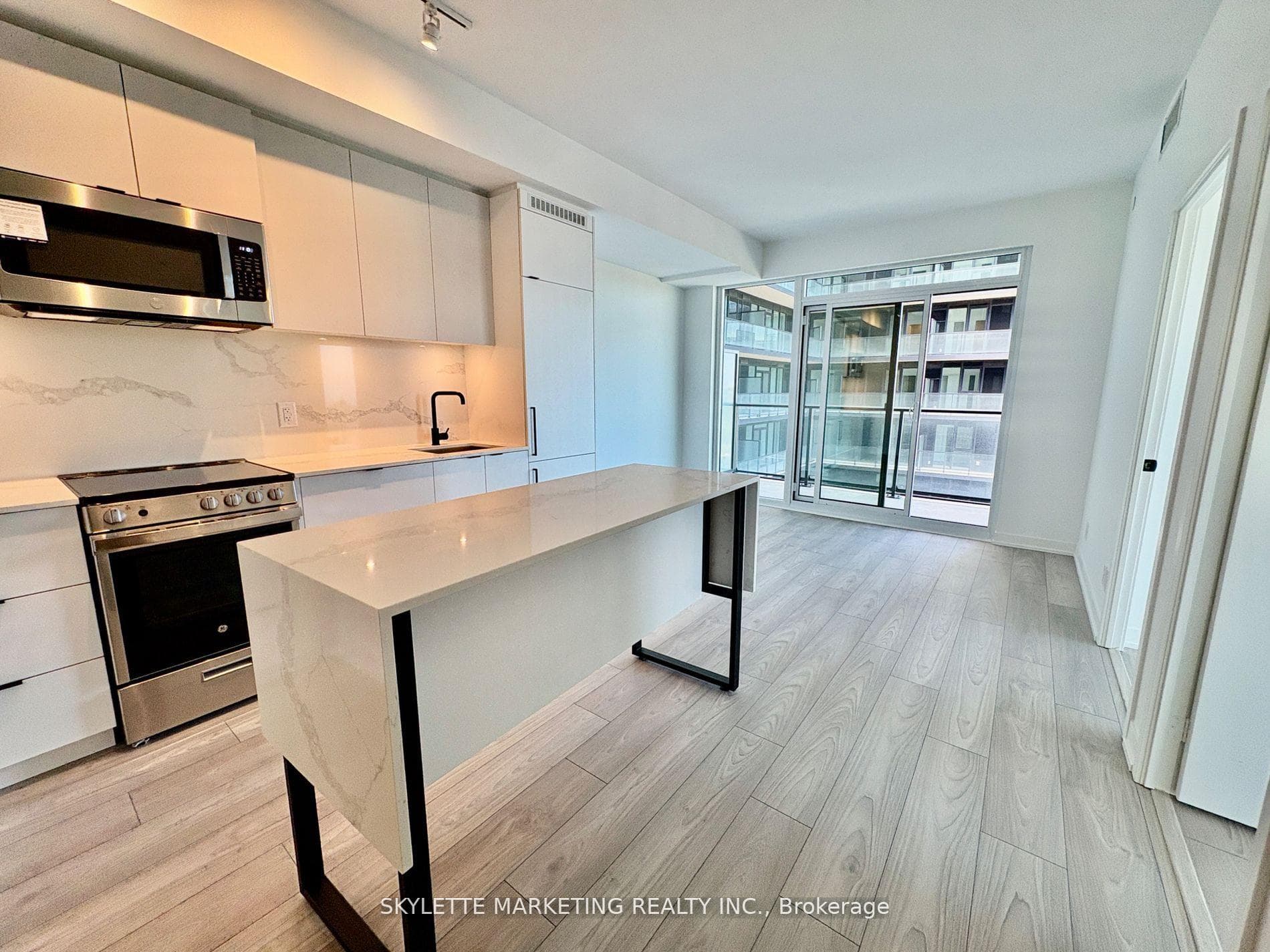 285 Dufferin Street Unit 906 photo 25