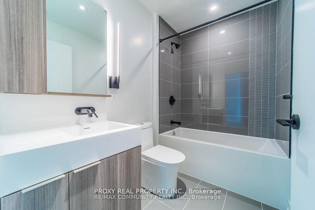117 Broadway Avenue Unit 3106 photo 11