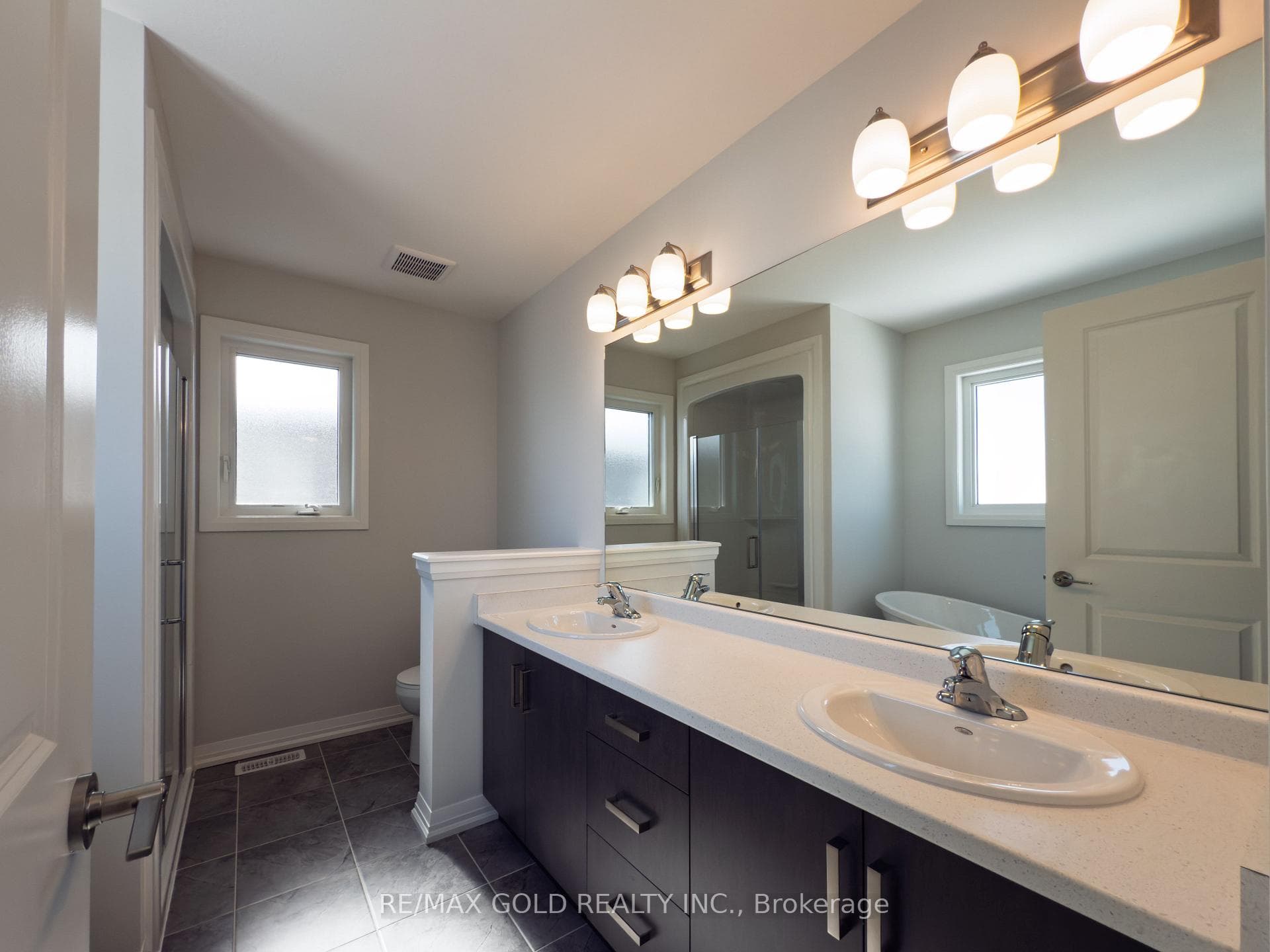 37 Samuel Avenue photo 15