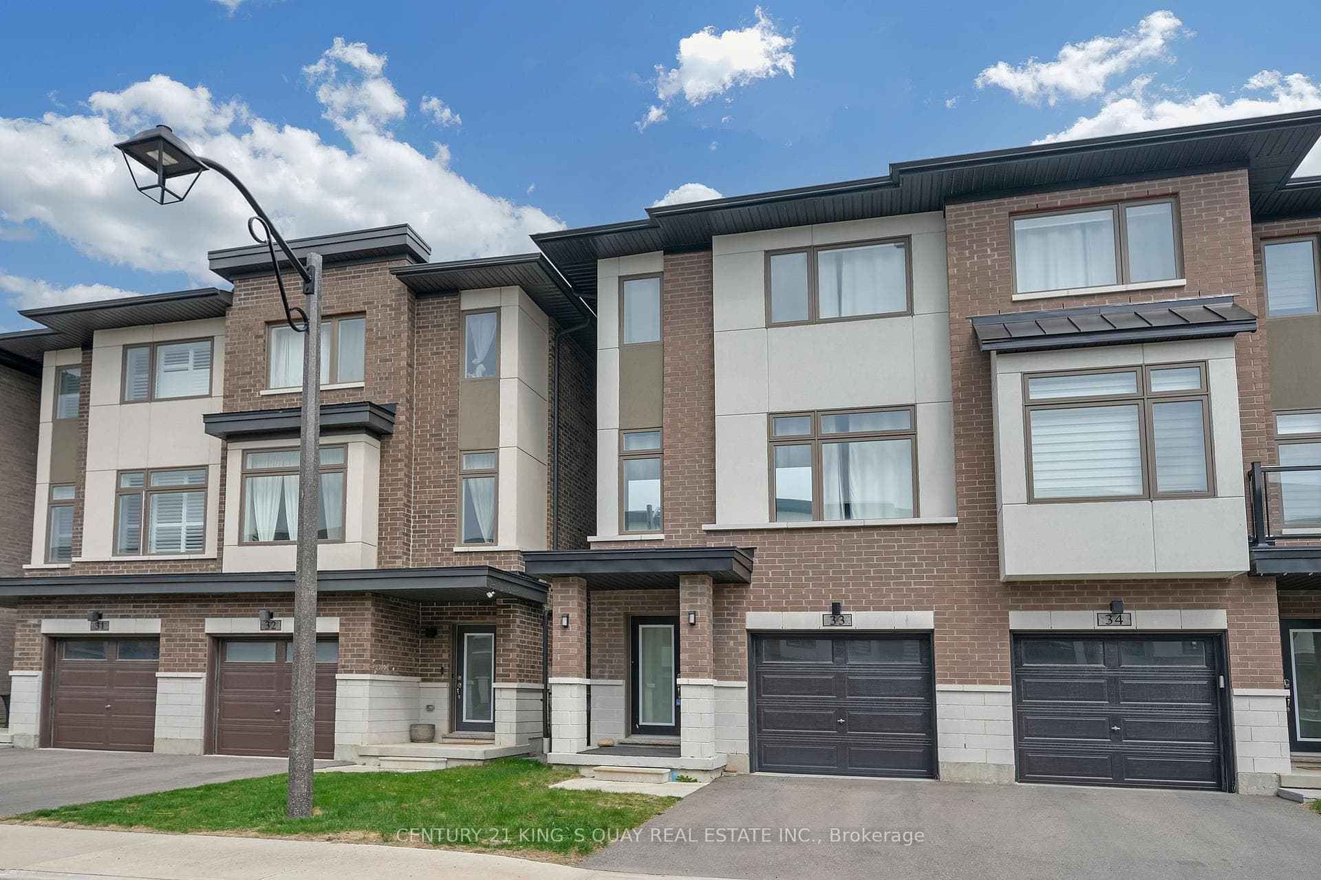 250 Finch Avenue Unit 33 photo 3