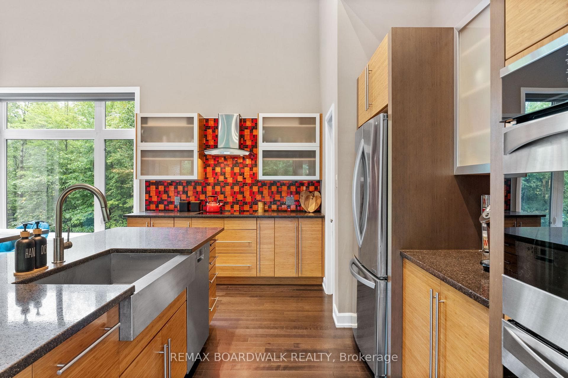 108 EDITH MARGARET Place photo 10