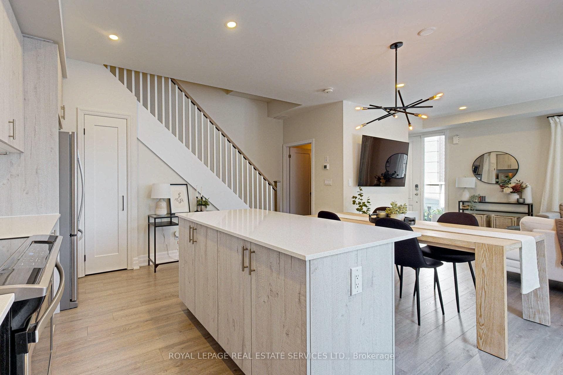 1195 Gooseberry Lane Unit 301 photo 14