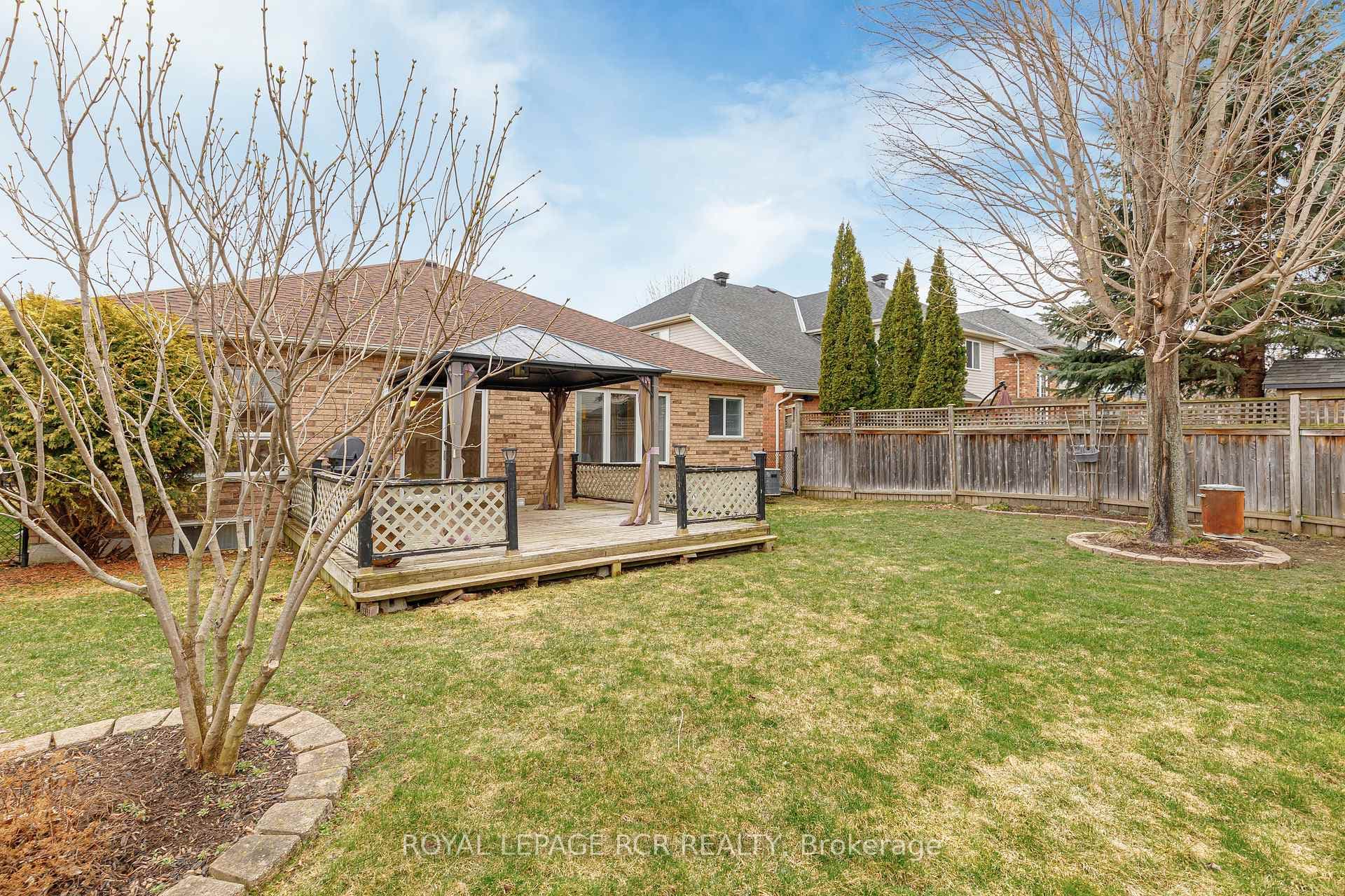 48 Marina Crescent photo 25