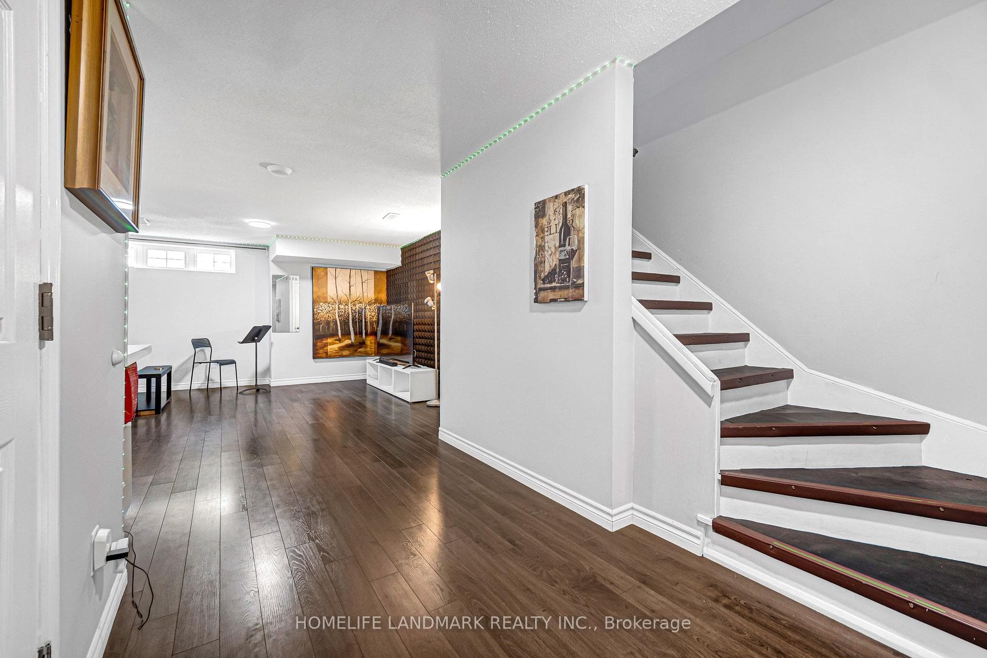 293 Murray Ross Parkway photo 32