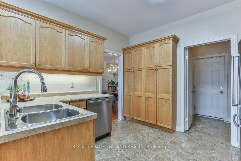 533 MCGARRELL Place photo 17
