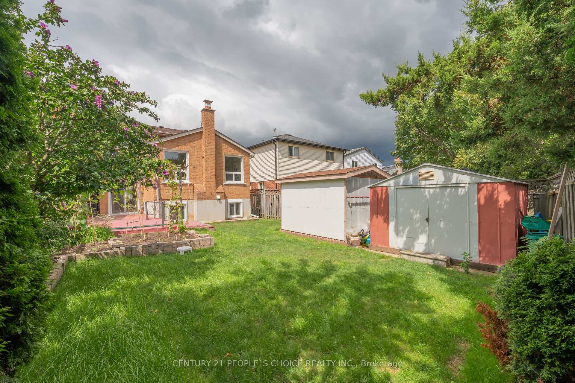 2247 Silverbirch Court photo 47