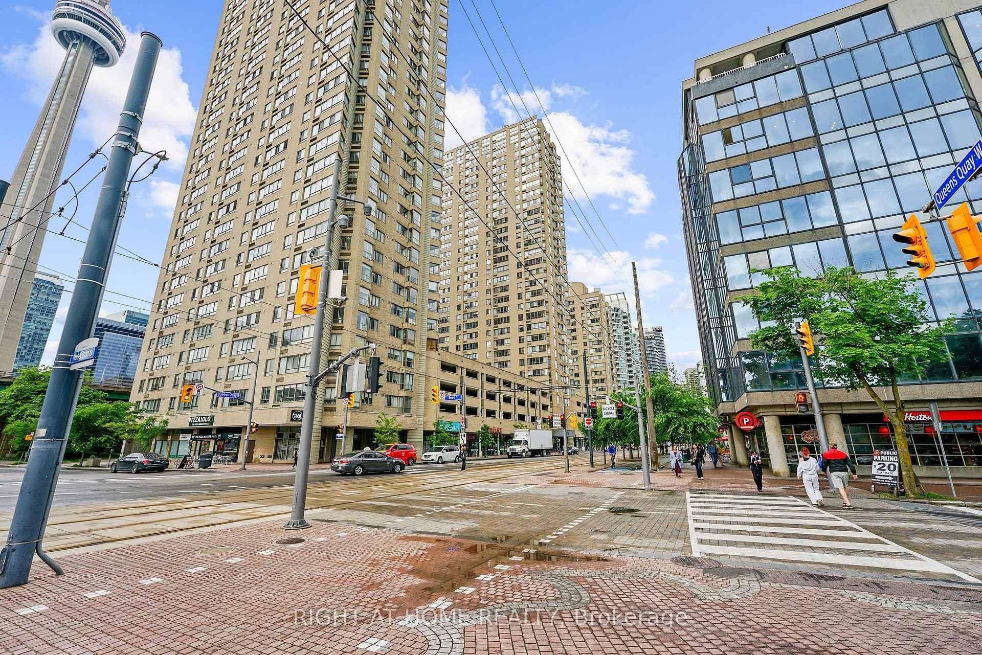 260 Queens Quay Unit 1103 photo 16