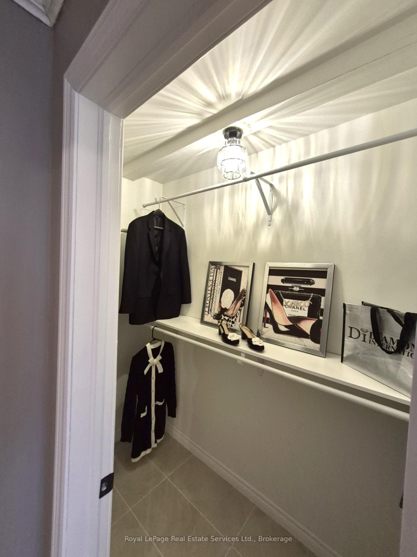 184 Dundas Street photo 19