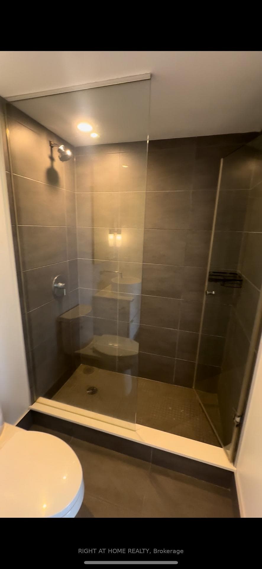 185 Roehampton Avenue Unit 2409 photo 9