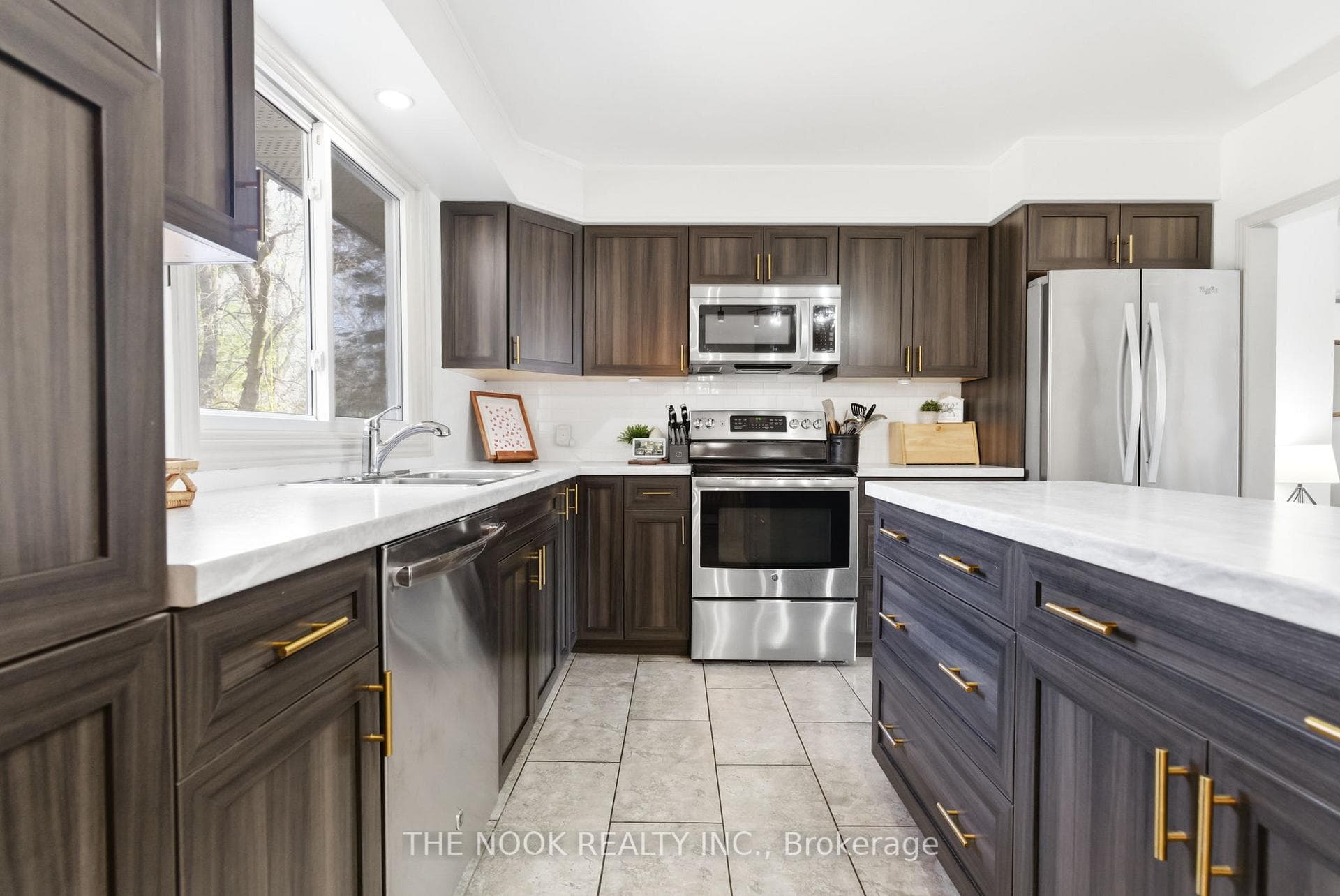 270 St. Lawrence Street photo 15