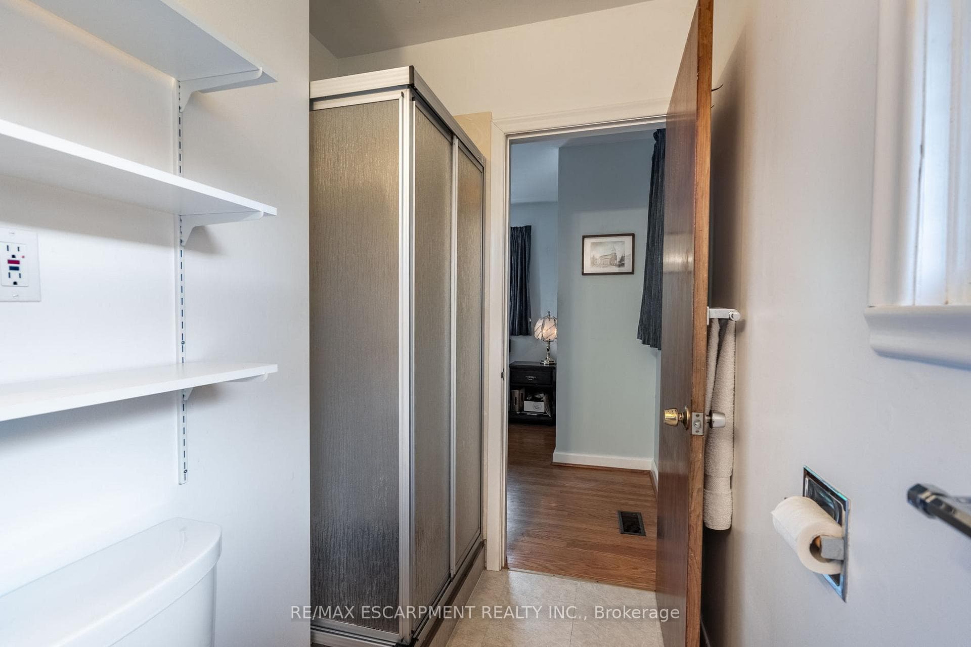 Ensuite with shower