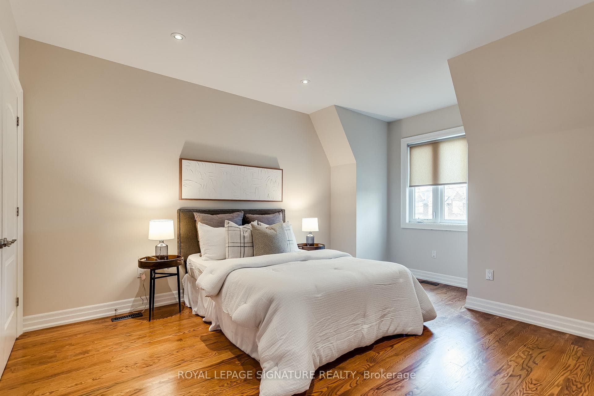12 Silverton Avenue photo 28