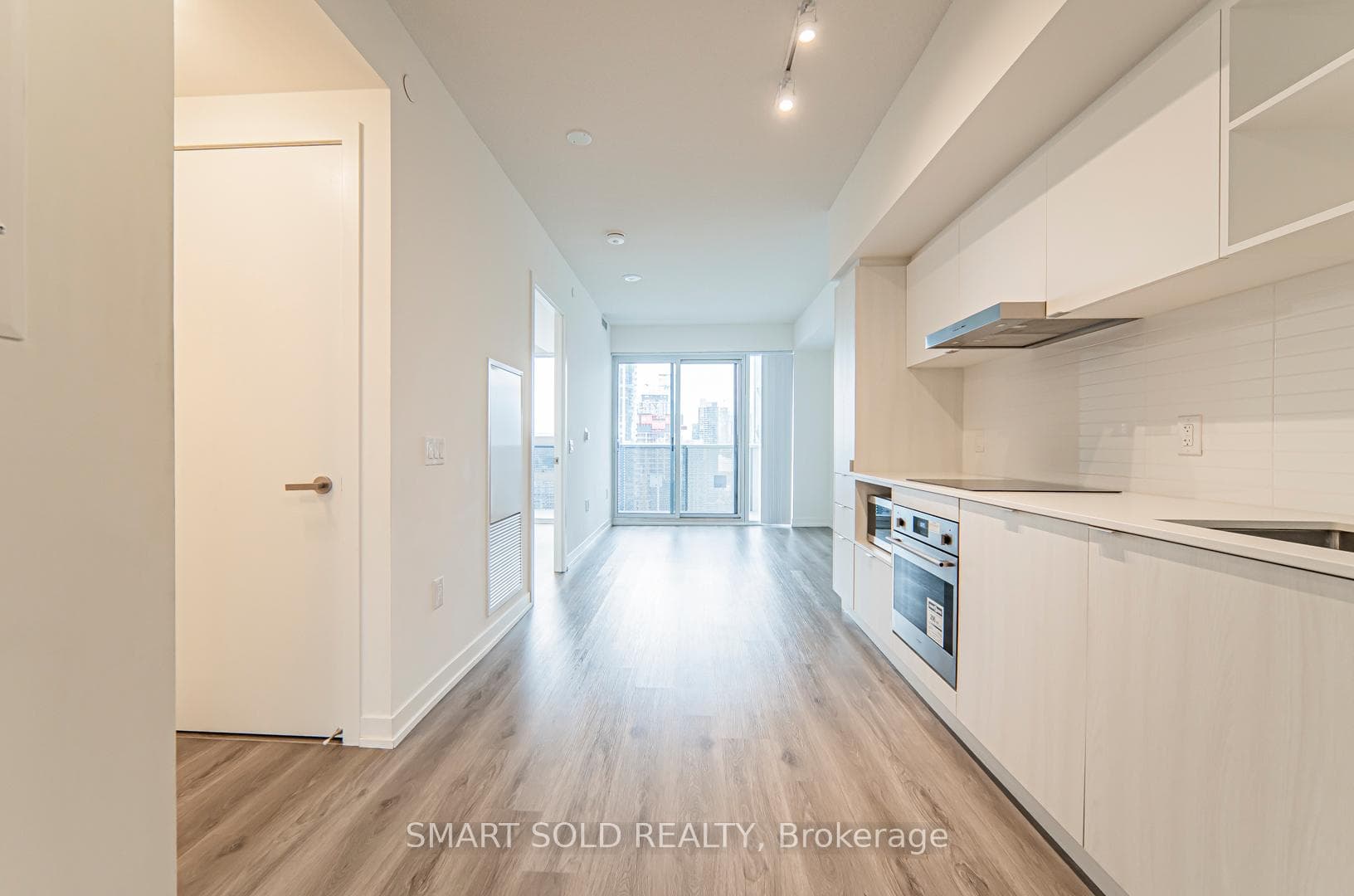 138 Downes Street Unit 4512 photo 9