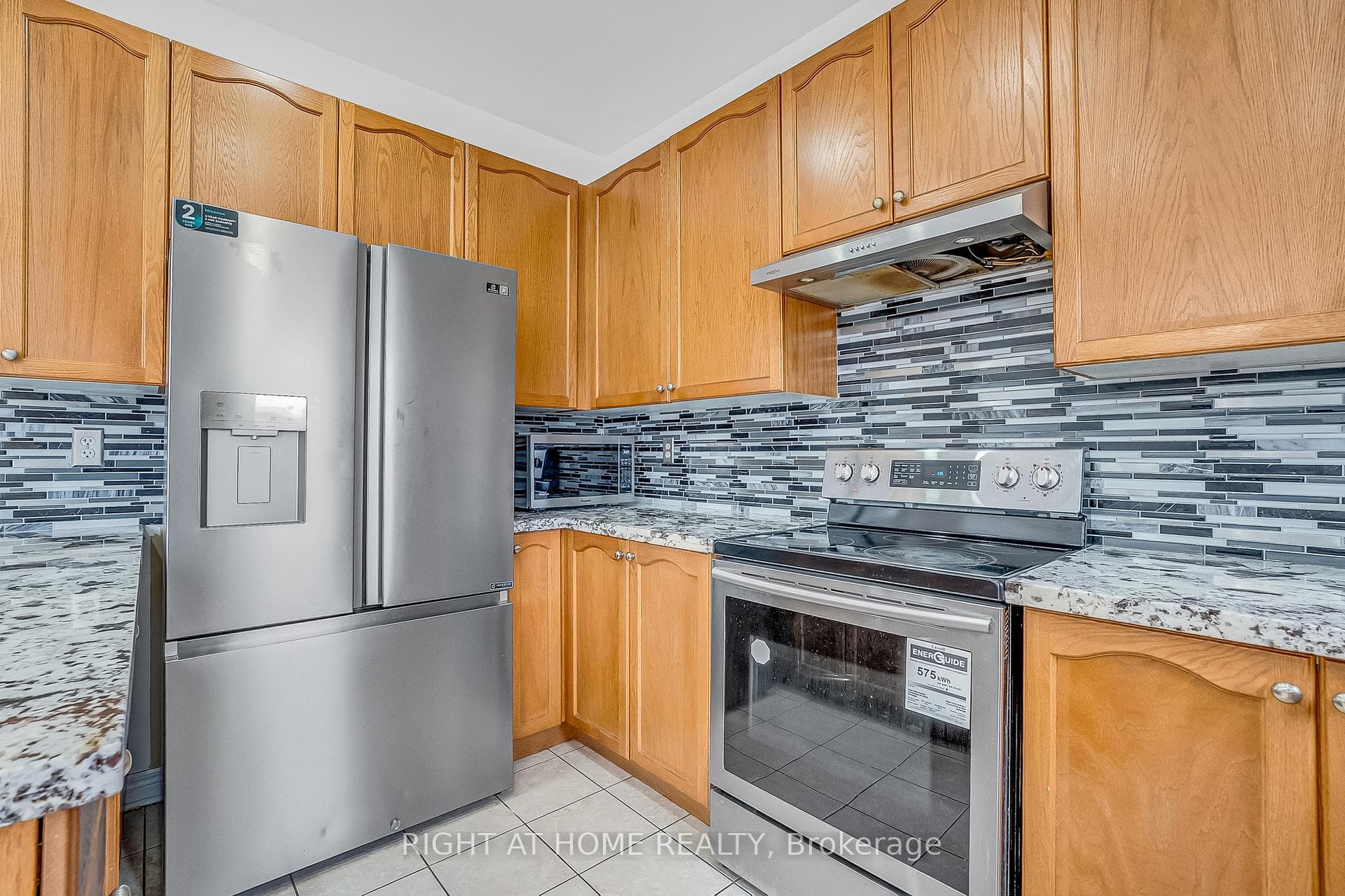 11 Tobermory Crescent photo 9