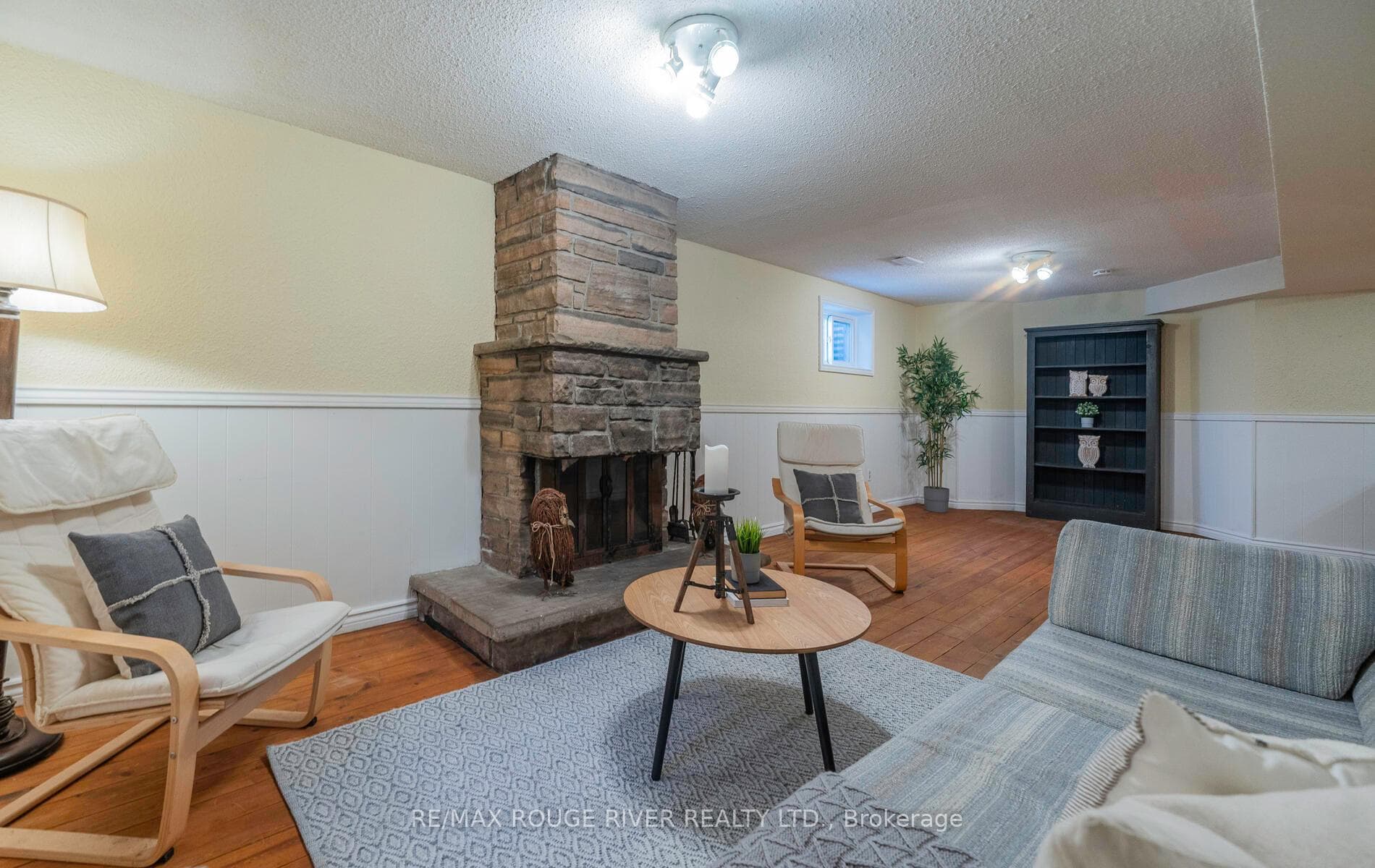 124 Acheson Boulevard photo 29