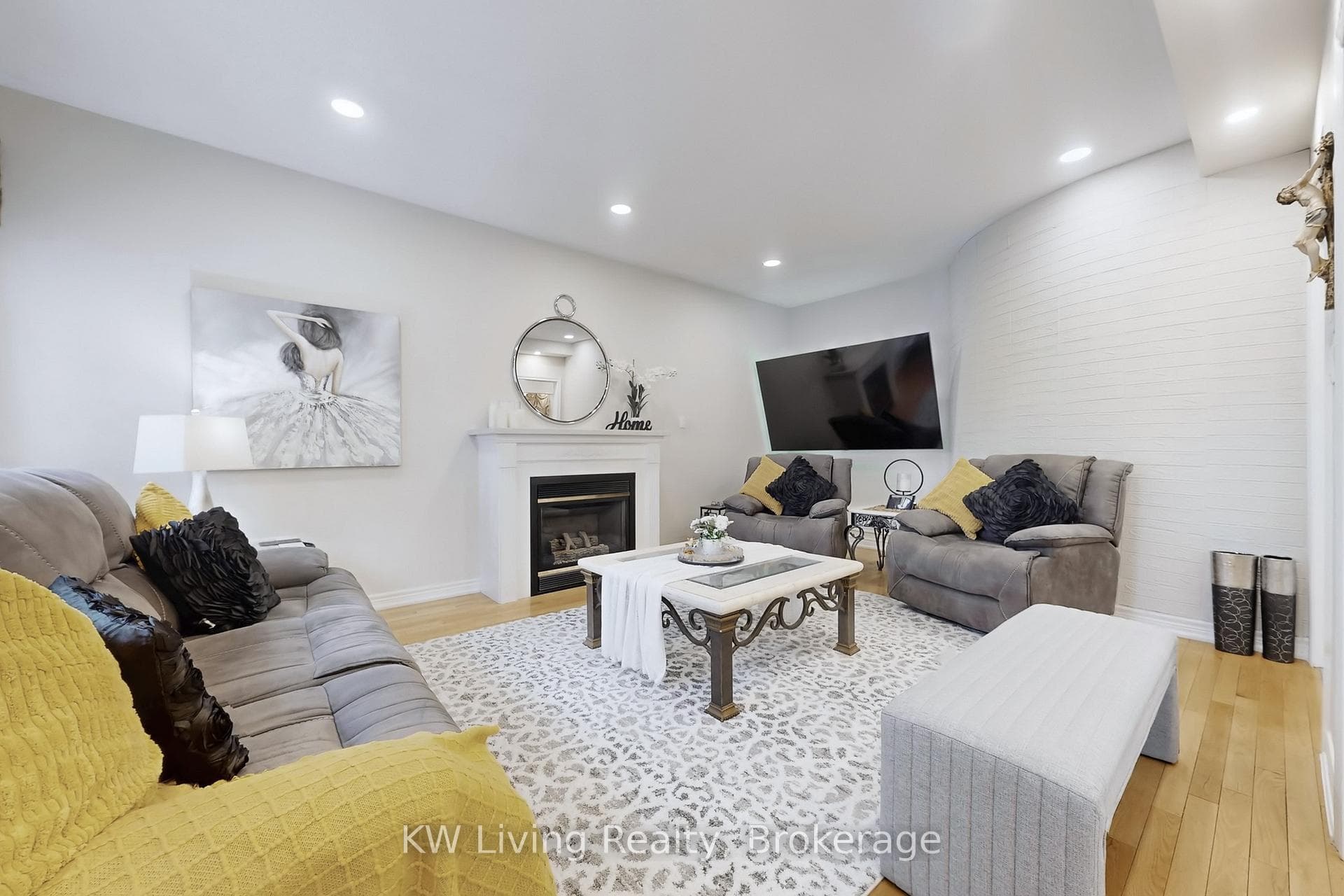 94 Silver Rose Crescent photo 12