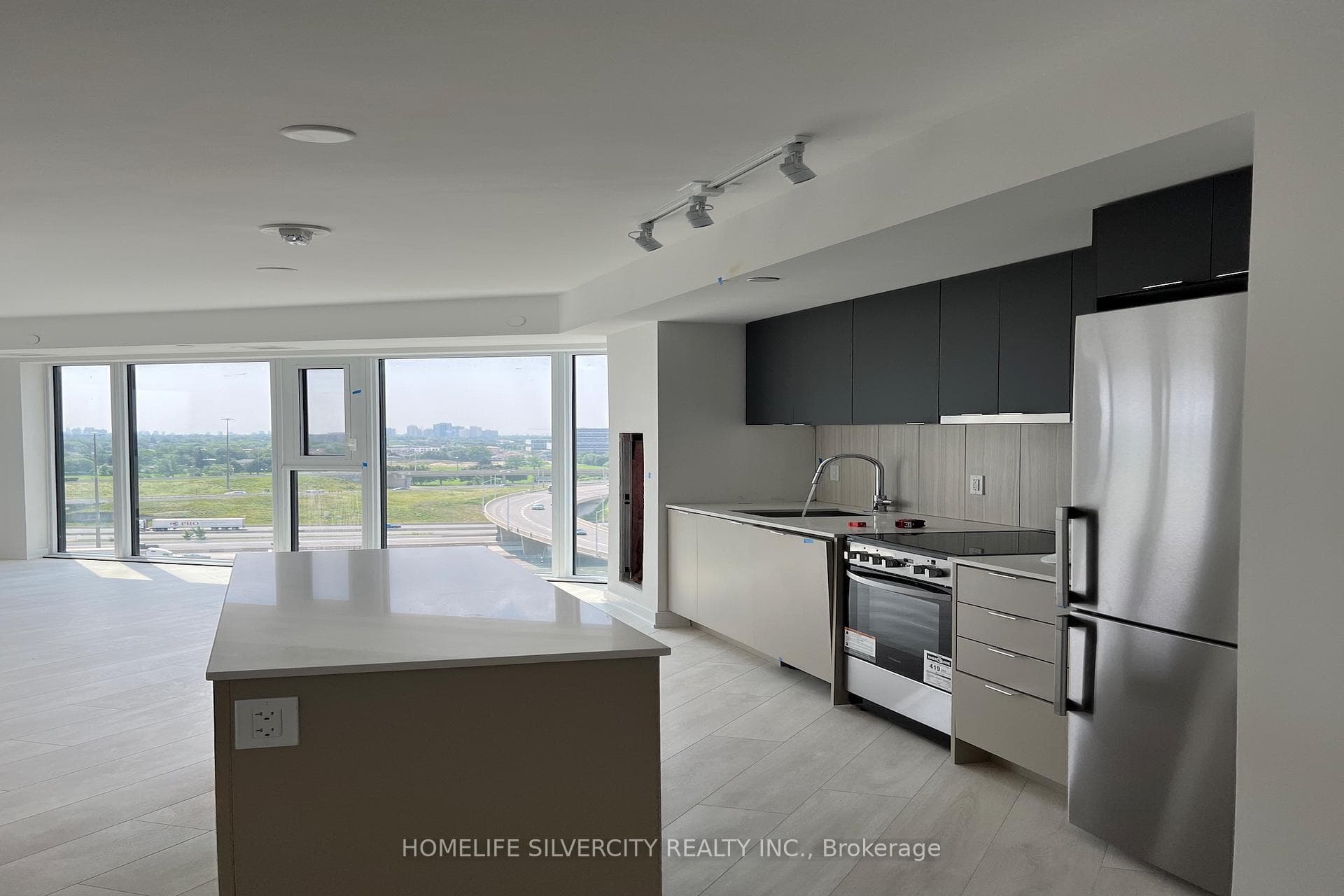 8 Tippett Road Unit 1205 photo 9