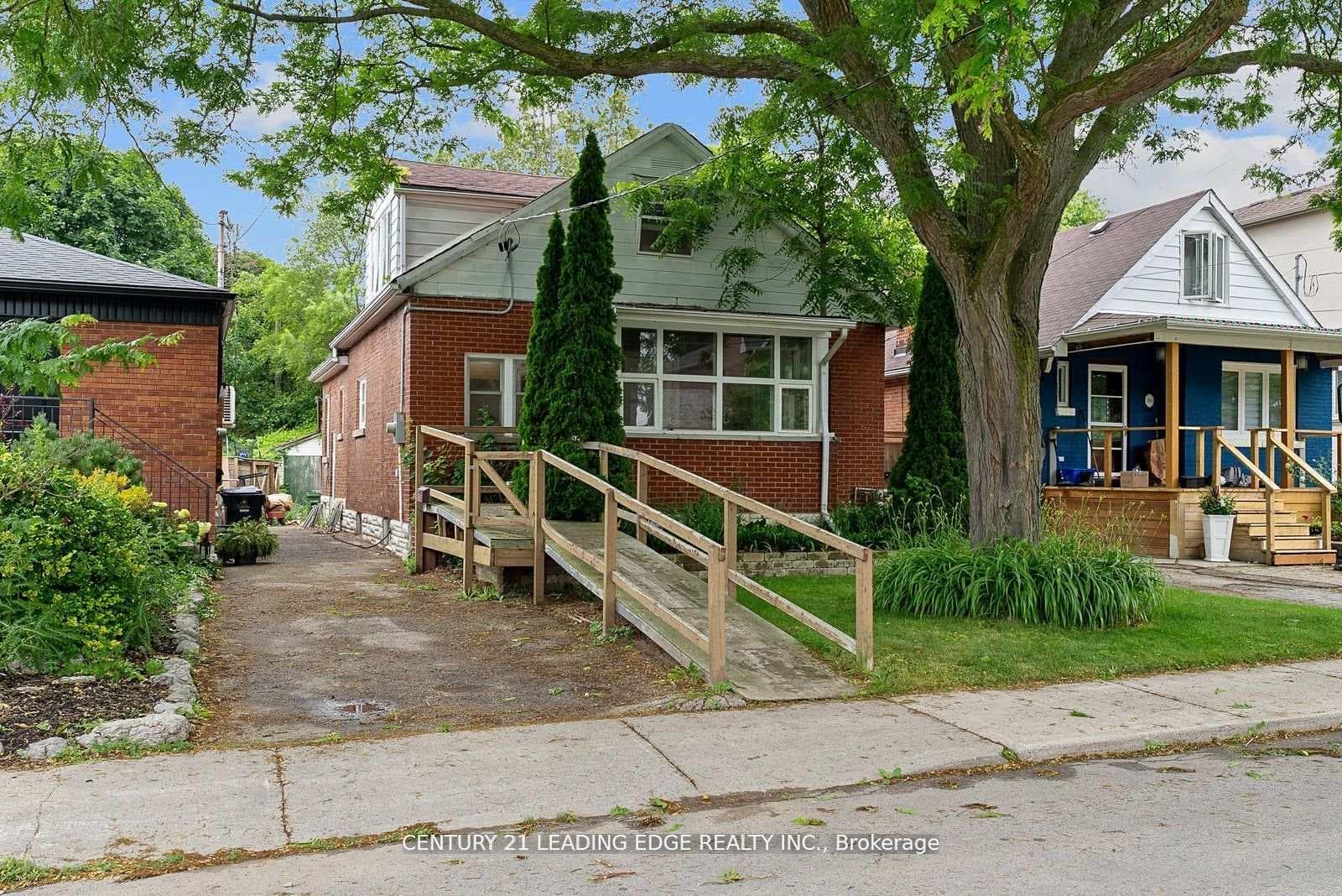 102 Kalmar Avenue photo 2