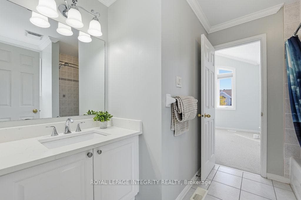 185 INSMILL Crescent photo 41