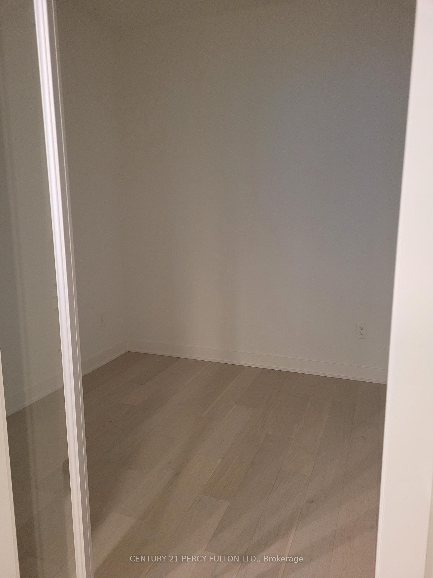 11 Yorkville Avenue Unit 2007 photo 9