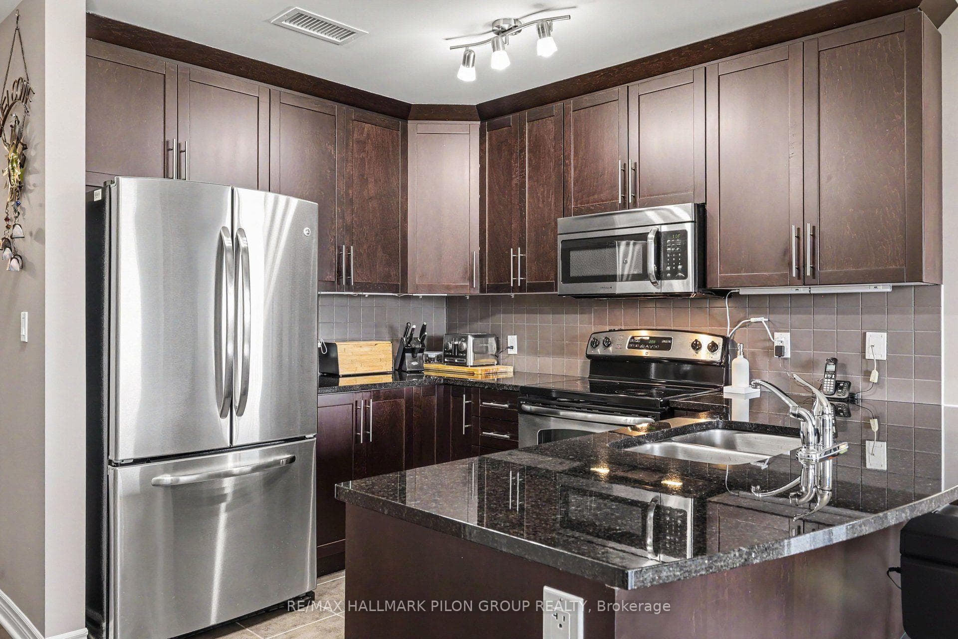 10 Prestige Circle Unit 7 photo 5